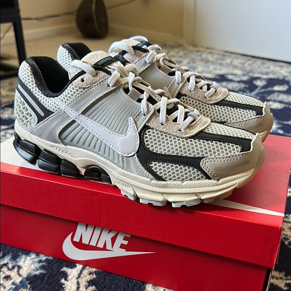 Nike Silver and Black Athletic Sneakers